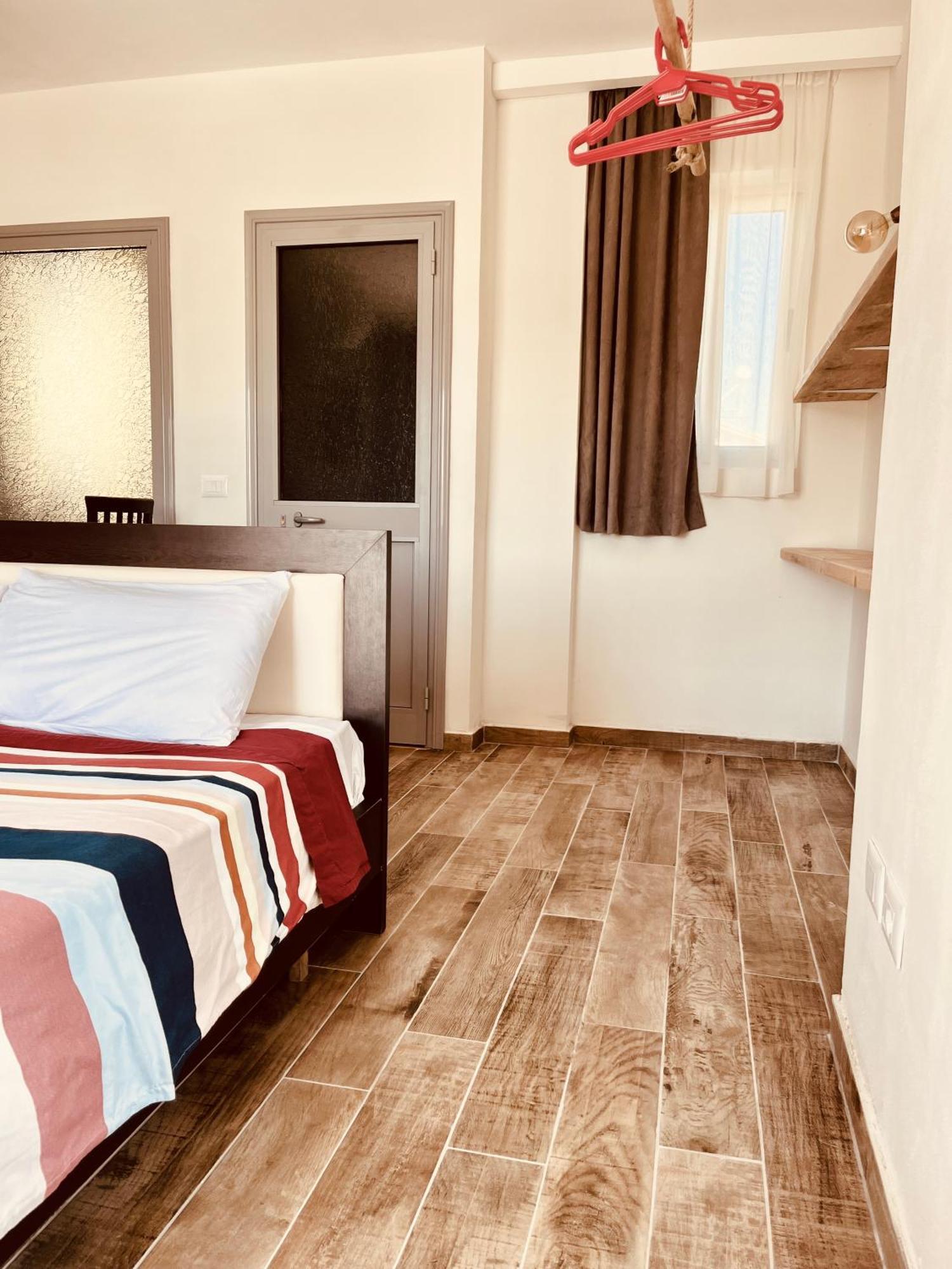 Aparthotel Family Tree - Quiet Area - Self Check In Golem  Exterior foto