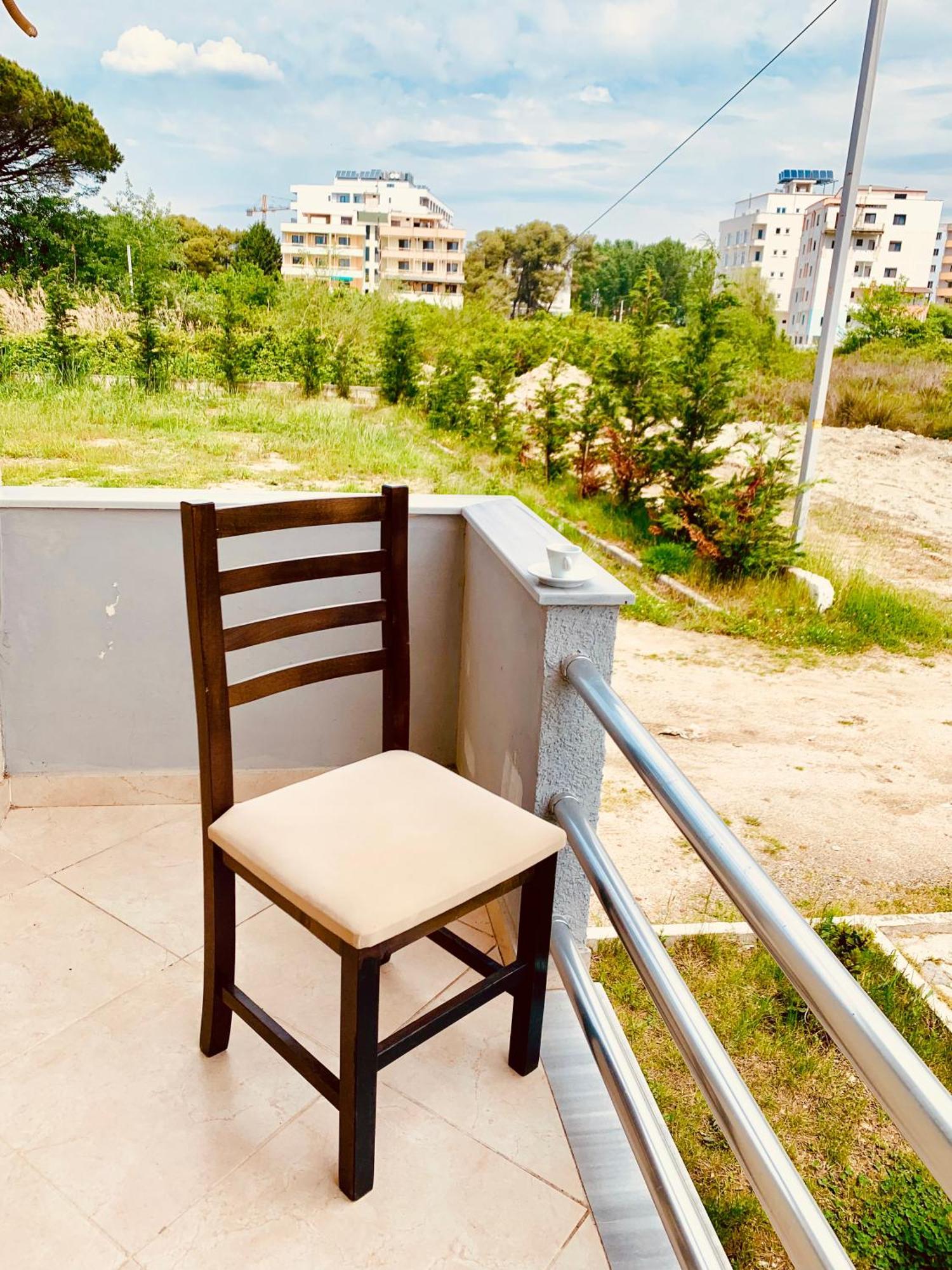 Aparthotel Family Tree - Quiet Area - Self Check In Golem  Exterior foto